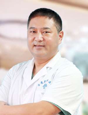 番禺男性医生:曹记阔